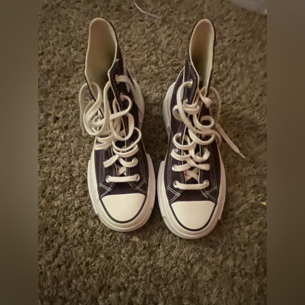 Run star converse size 8 in women’s